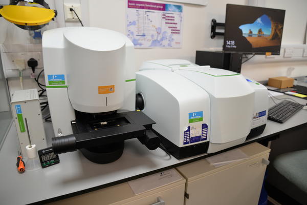 Fourier-Transform infrared (FTIR) spectrometer (2)
